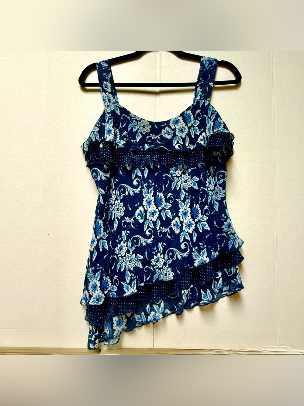 DRESS BARN TANK TOP ASYMMETRICAL CHIFFON NAVY POLKA DOT RUFFLE SIZE PETITE LARGE